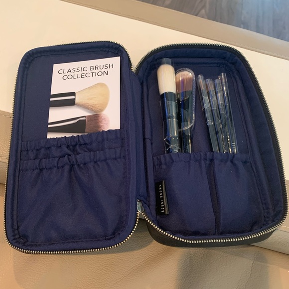 Bobbi Brown Makeup Brush Set - Picture 4 of 11